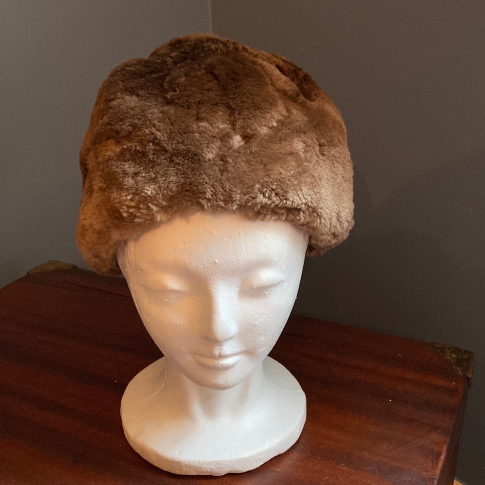 Vintage Dorothy Barash Women’s Fur Hat